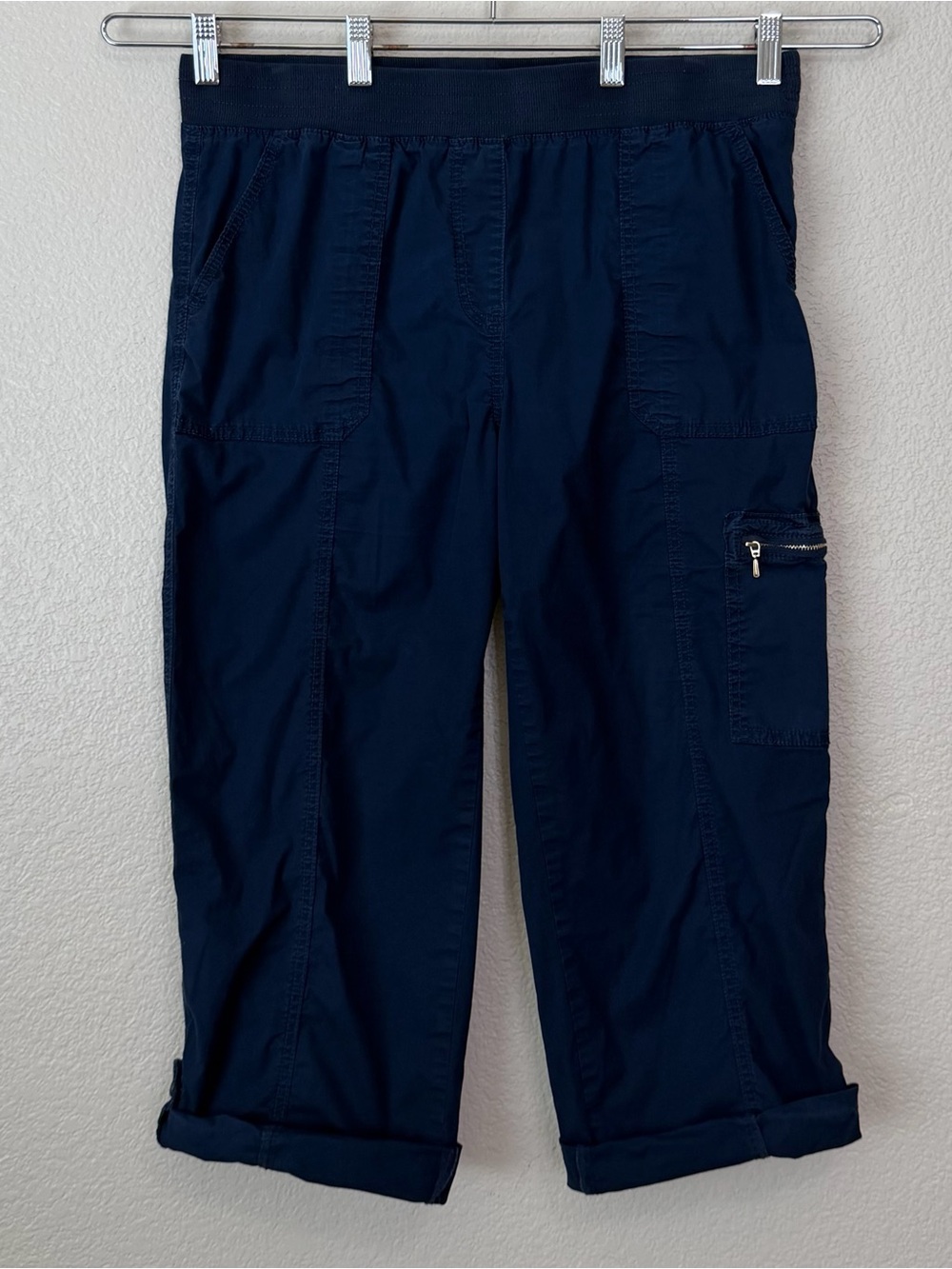 Chico's Dark Blue Cargo Capri Women's Pull-On Pants, Size 2 (Large)